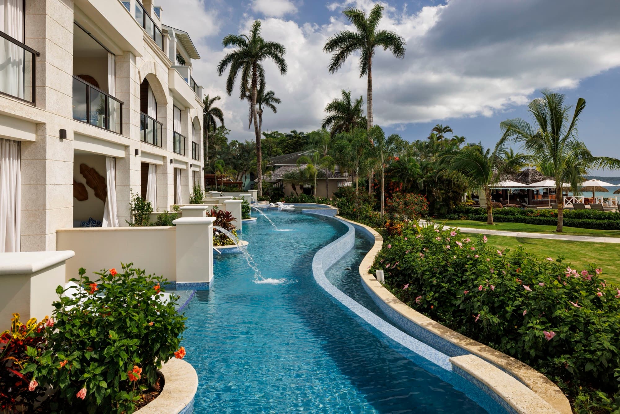 Swim-up suites along the pool at Sandals Negril